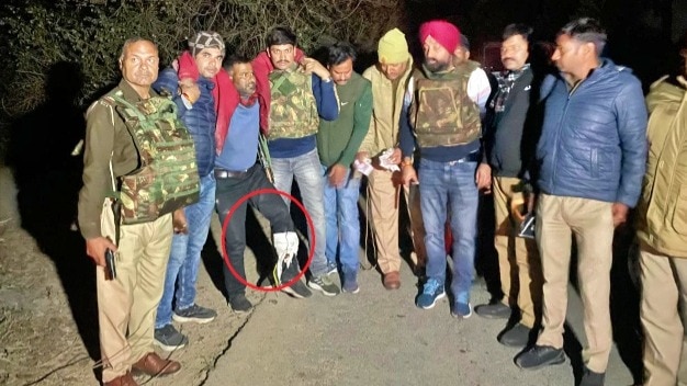 झांसी पुलिस की बड़ी कामयाबी: जहरखुरानी गैंग के सदस्यों का एनकाउंटर